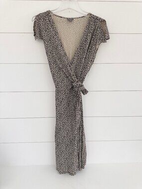 Ann Taylor Black & White Leaf Print Wrap Dress - DVF Style - Size 2 - USA